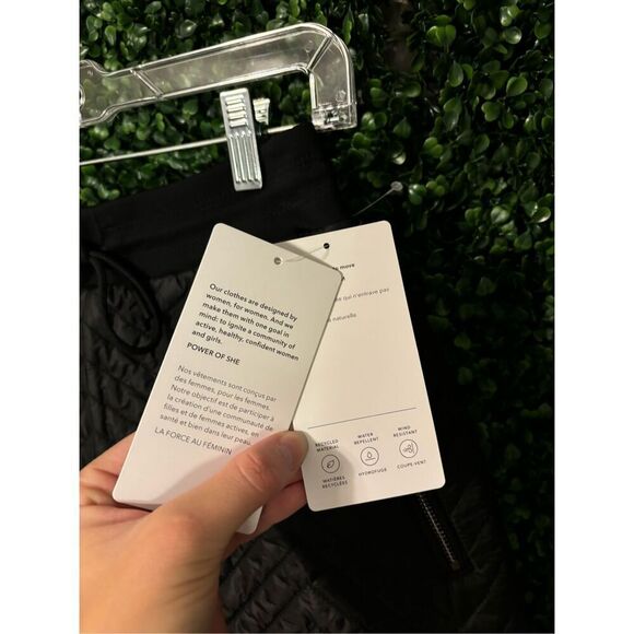 Athleta Apres Quilted Shorts Size 2 NWT - Picture 3 of 6